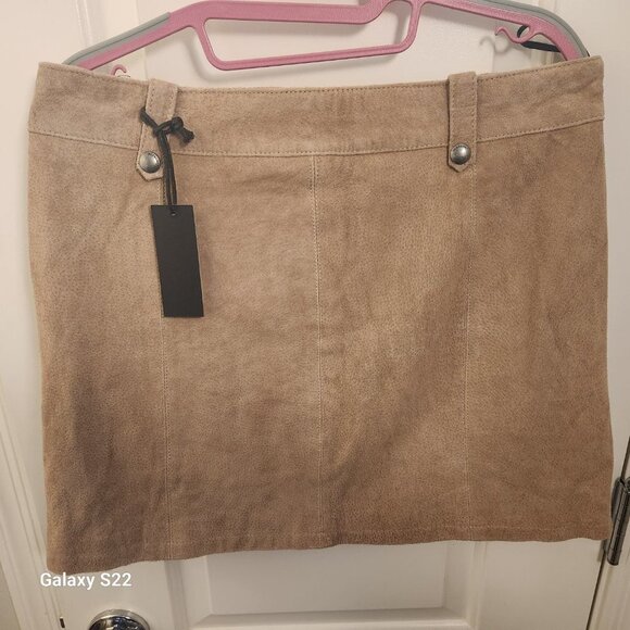Blank NYC Leather Mini Skirt. NWT. Size 31/12. Host Pick. - Picture 6 of 9